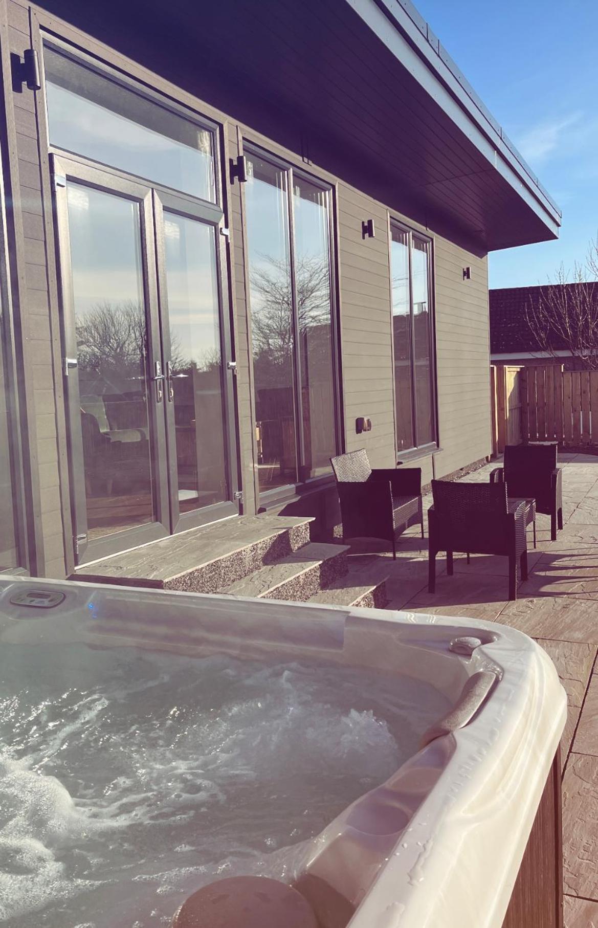Thrumster Lodges - 3 Luxurious Self Catering Lodges On The Nc500, 2 With Hot Tubs Wick (Highlands) Exteriör bild