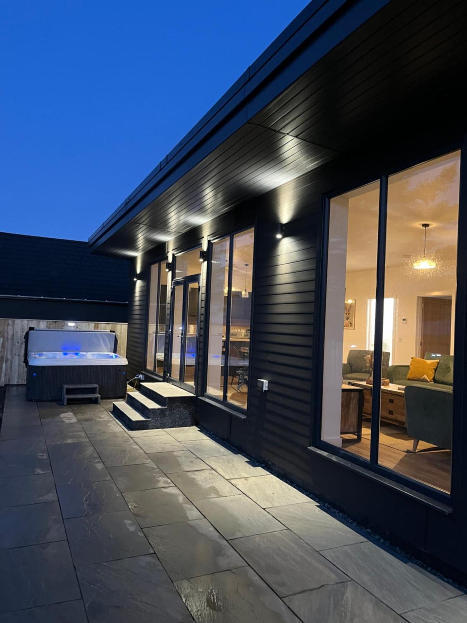 Thrumster Lodges - 3 Luxurious Self Catering Lodges On The Nc500, 2 With Hot Tubs Wick (Highlands) Exteriör bild
